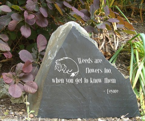 Điêu khắc trên đá đen